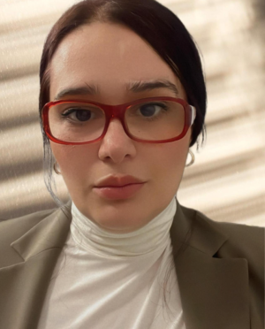 Esra Özhan
