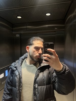 Sezer Demir